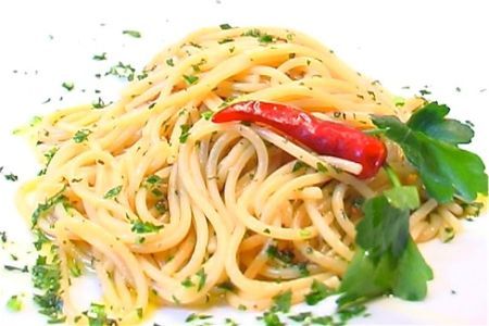 Spaghete cu usturoi si piper